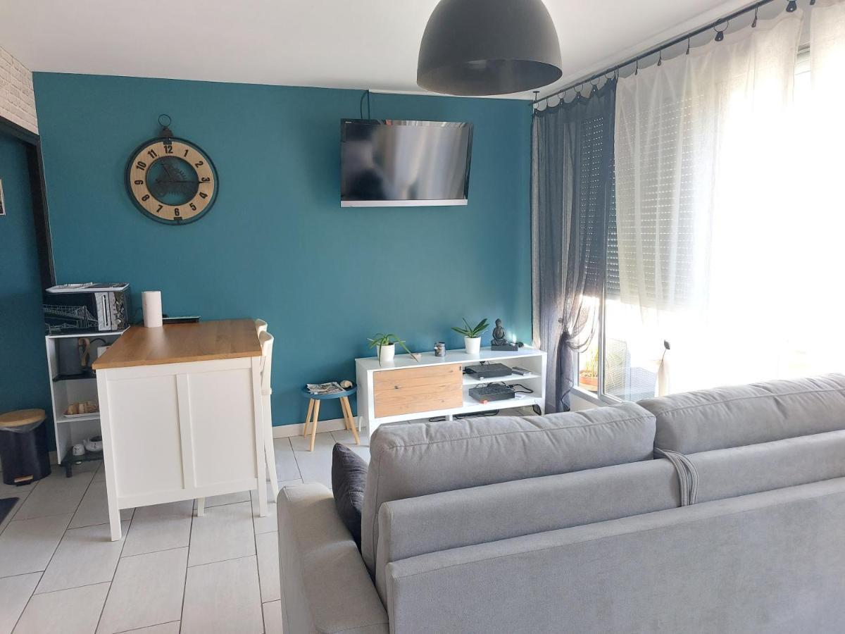 Studio Sur Les Rives D'Allier Moulins  Buitenkant foto
